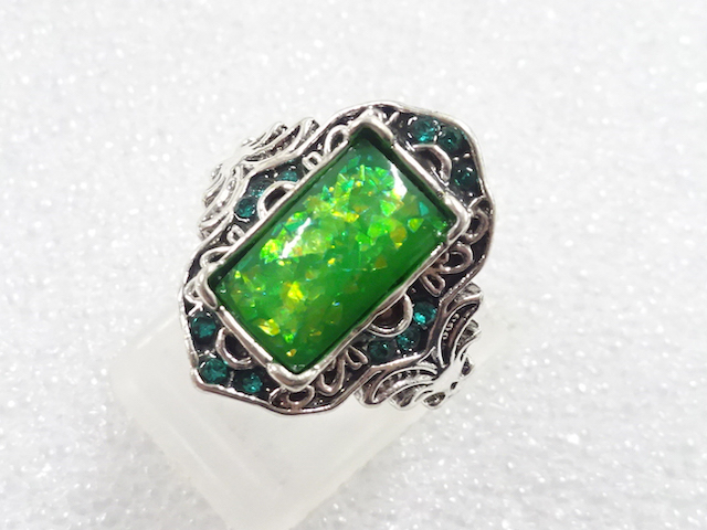 JAPANESE KIMONO / ANTIQUE COLORED STONE RING (SIZE 9)